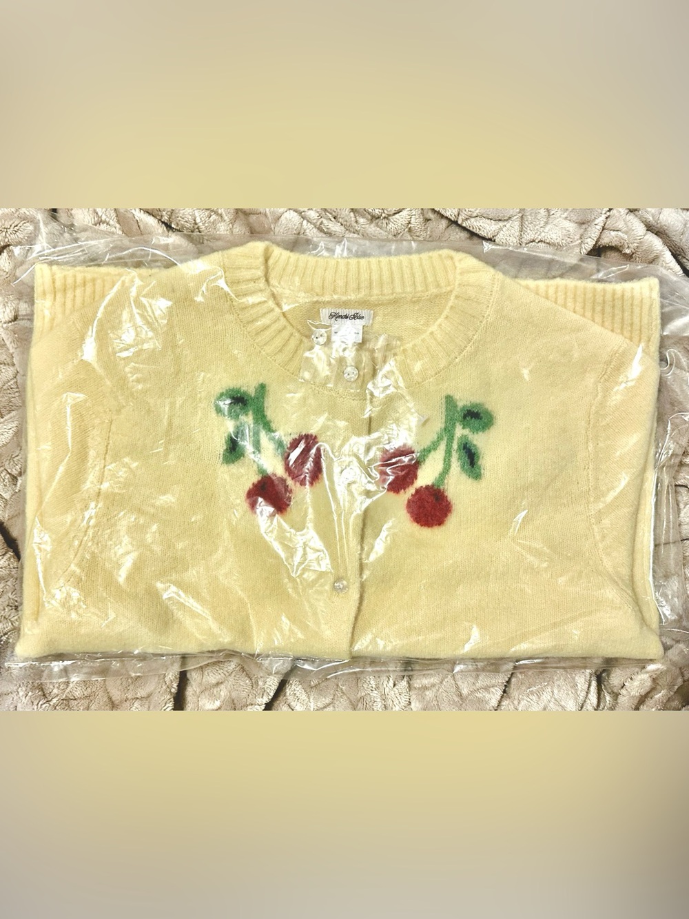 NWT Kimchi Blue Rachel Cherry Land Short Sleeve Cardigan Cherry Land size XS S - Picture 5 of 8